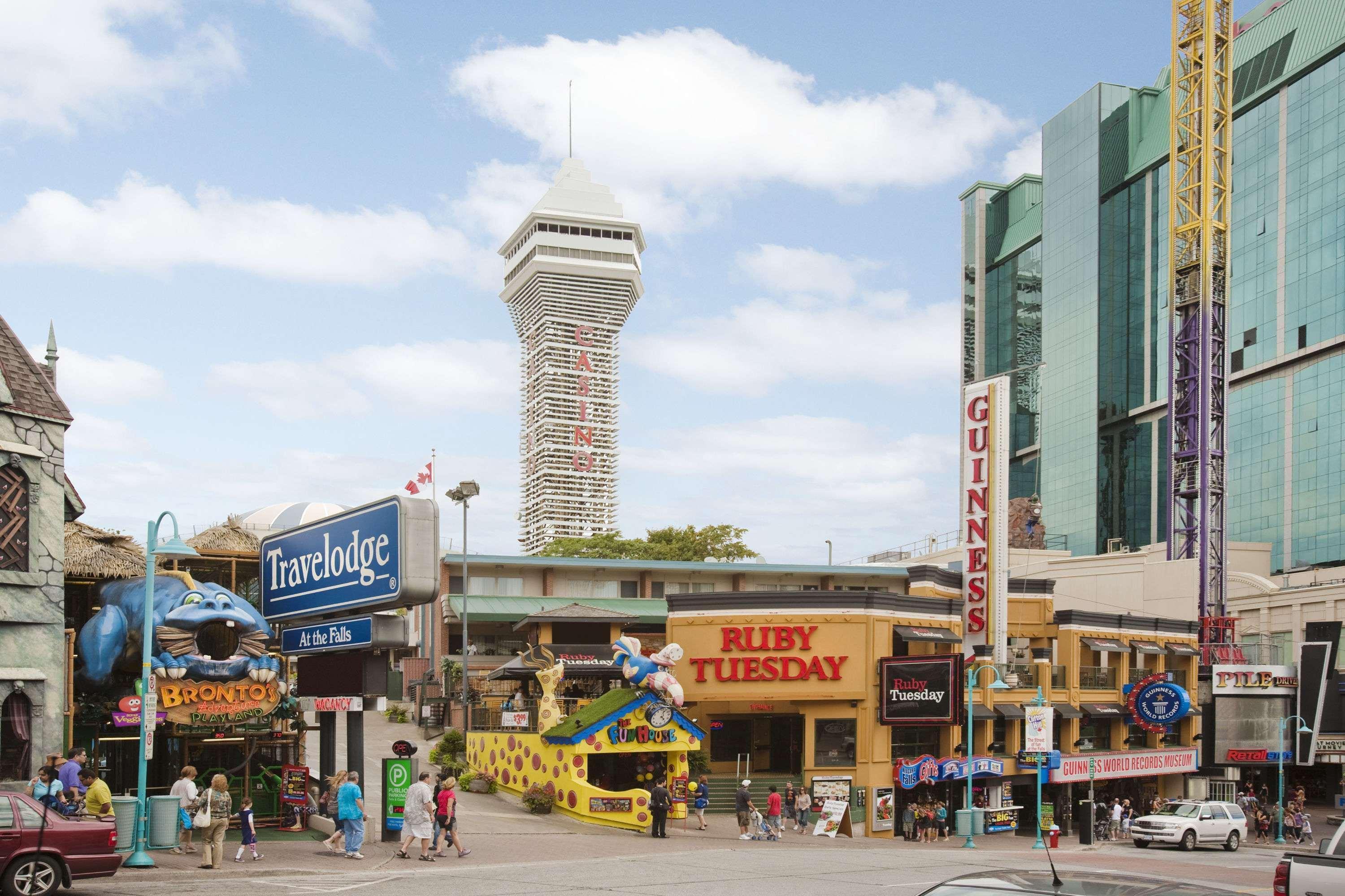 Travelodge By Wyndham Niagara Falls At The Falls Экстерьер фото