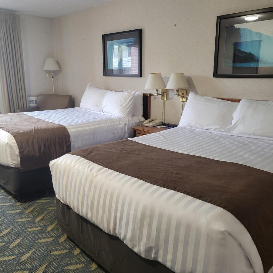 Travelodge By Wyndham Niagara Falls At The Falls Экстерьер фото