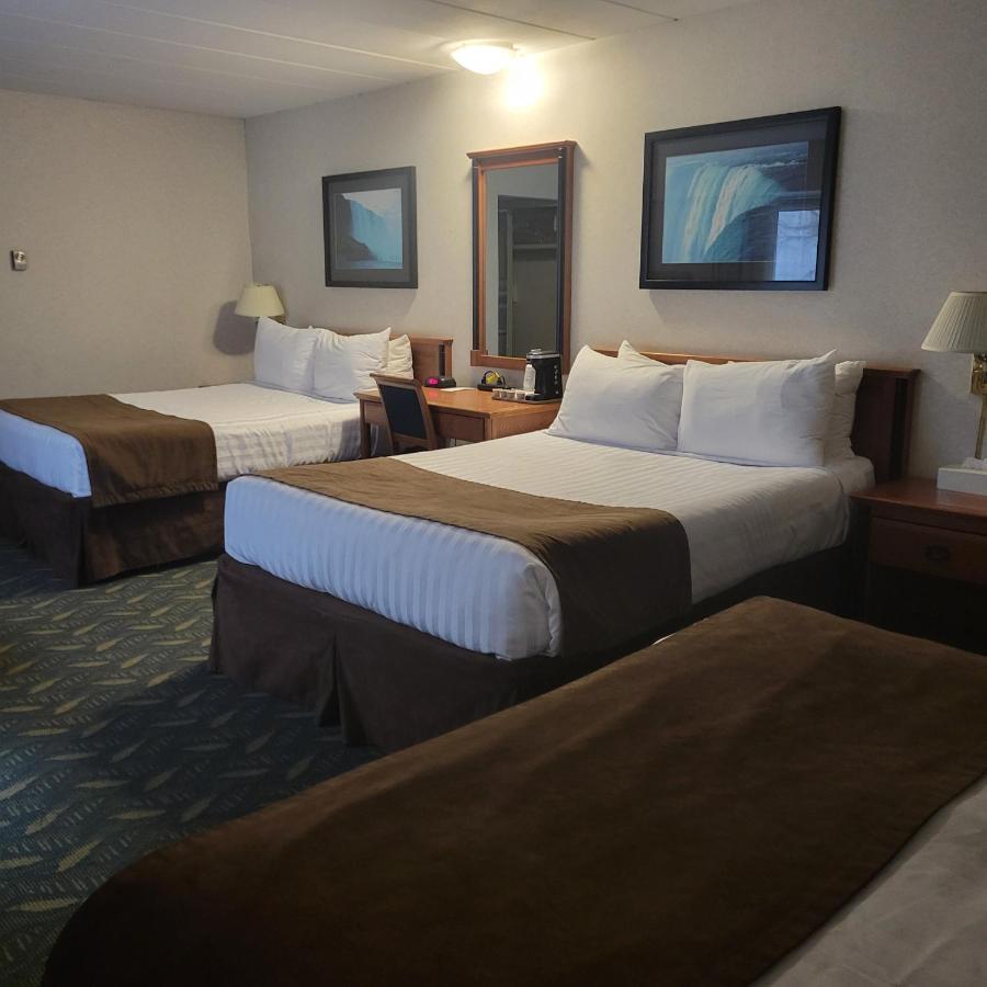 Travelodge By Wyndham Niagara Falls At The Falls Экстерьер фото