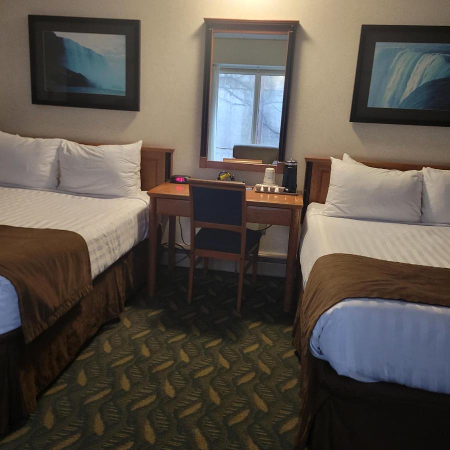 Travelodge By Wyndham Niagara Falls At The Falls Экстерьер фото
