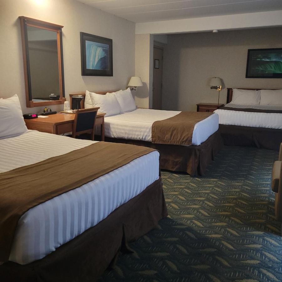 Travelodge By Wyndham Niagara Falls At The Falls Экстерьер фото
