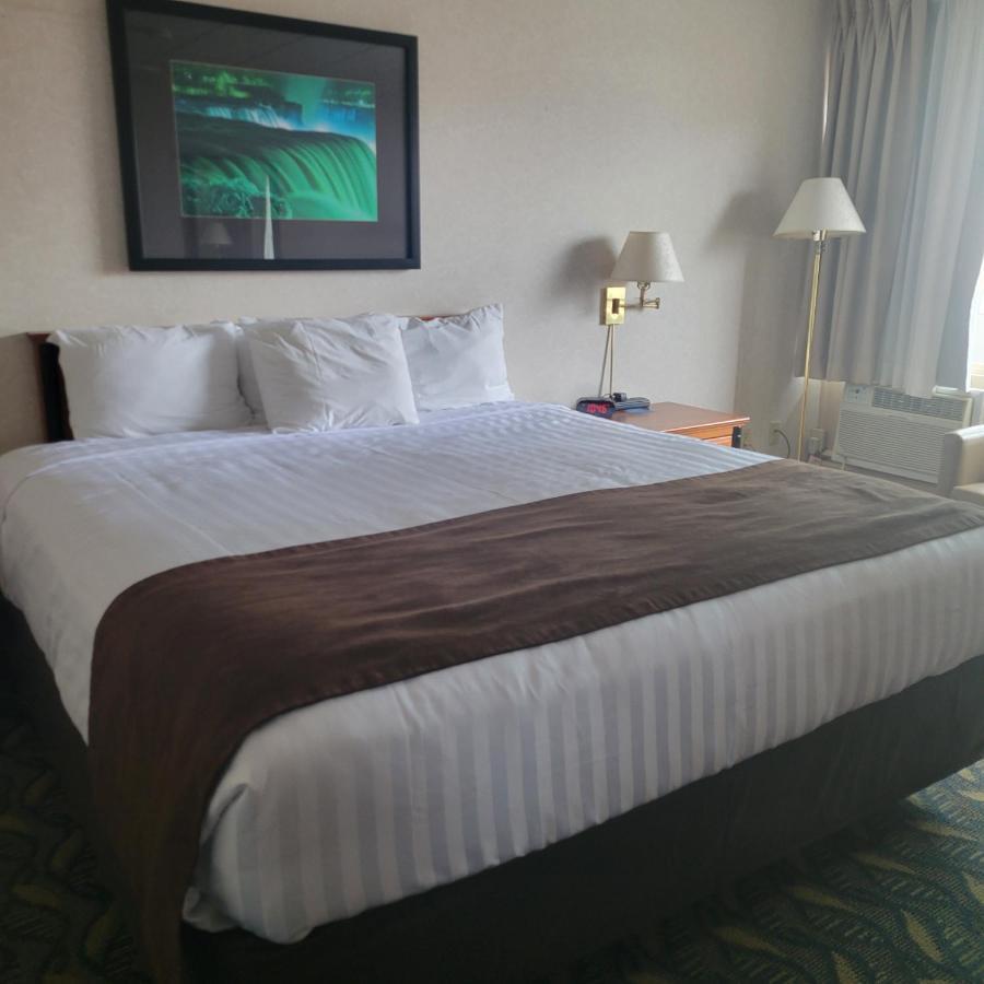 Travelodge By Wyndham Niagara Falls At The Falls Экстерьер фото