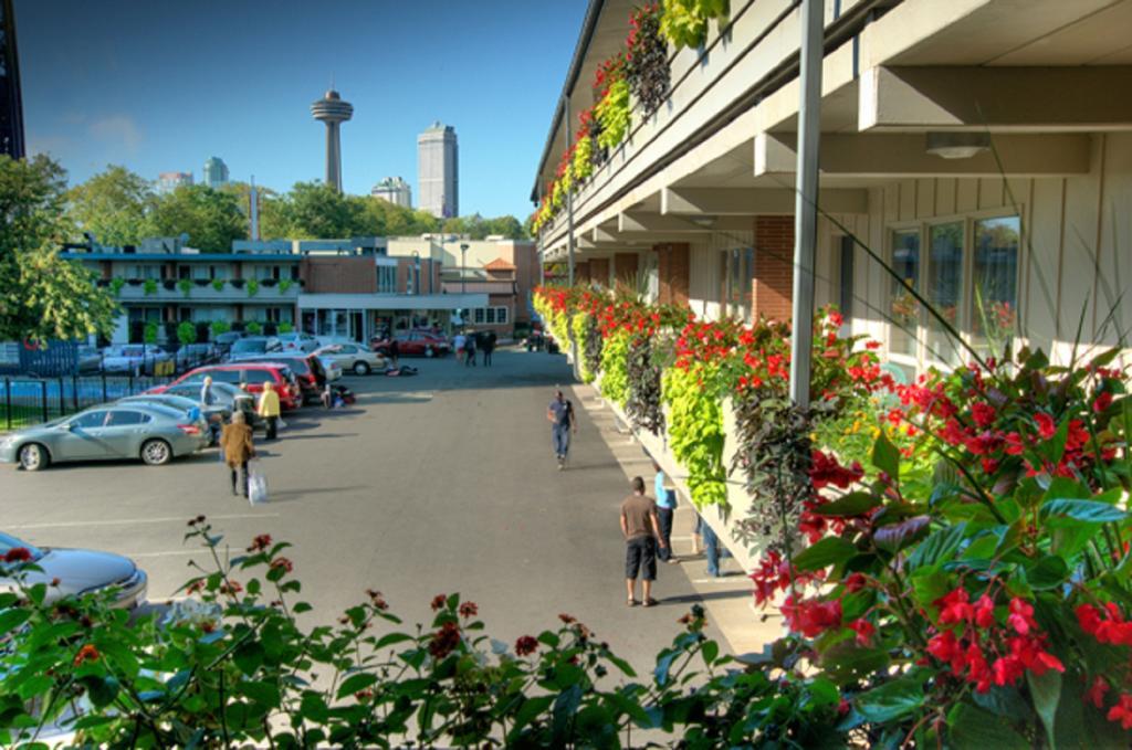 Travelodge By Wyndham Niagara Falls At The Falls Экстерьер фото