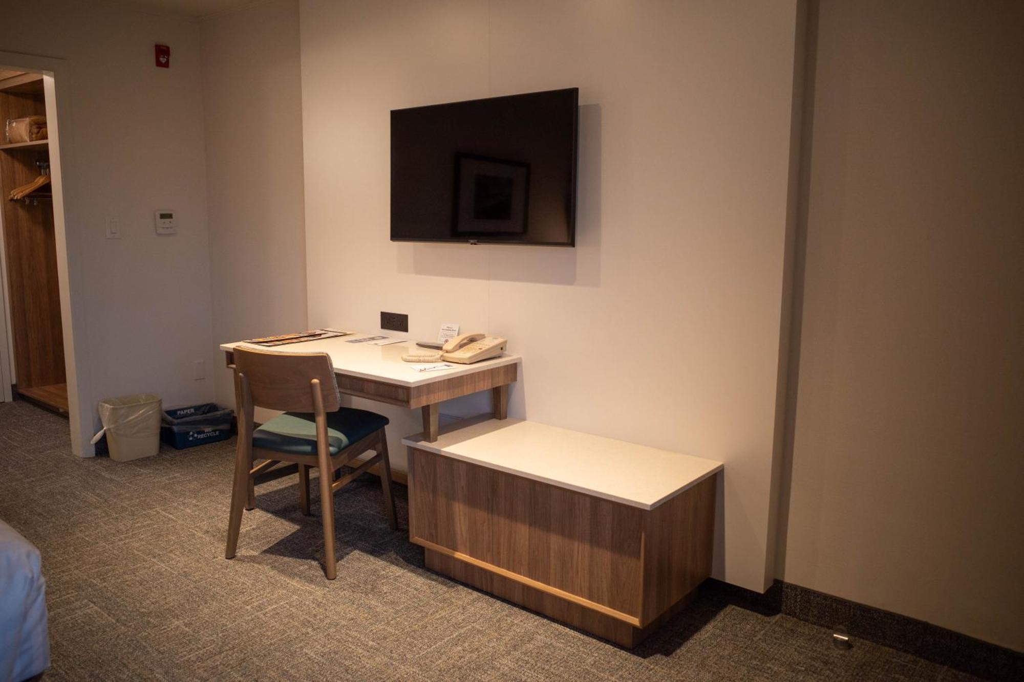 Travelodge By Wyndham Niagara Falls At The Falls Экстерьер фото