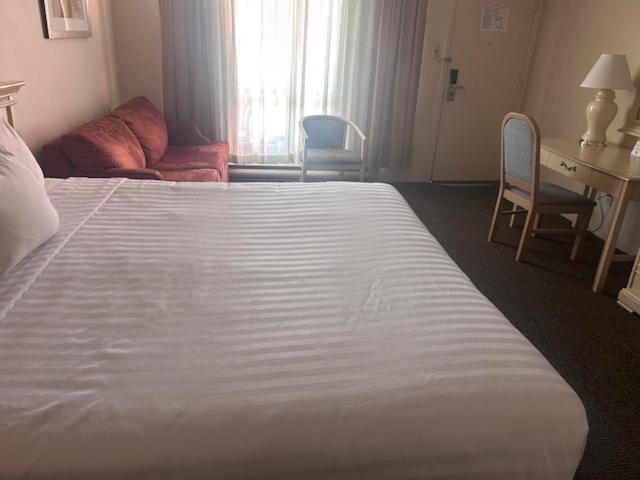 Travelodge By Wyndham Niagara Falls At The Falls Экстерьер фото