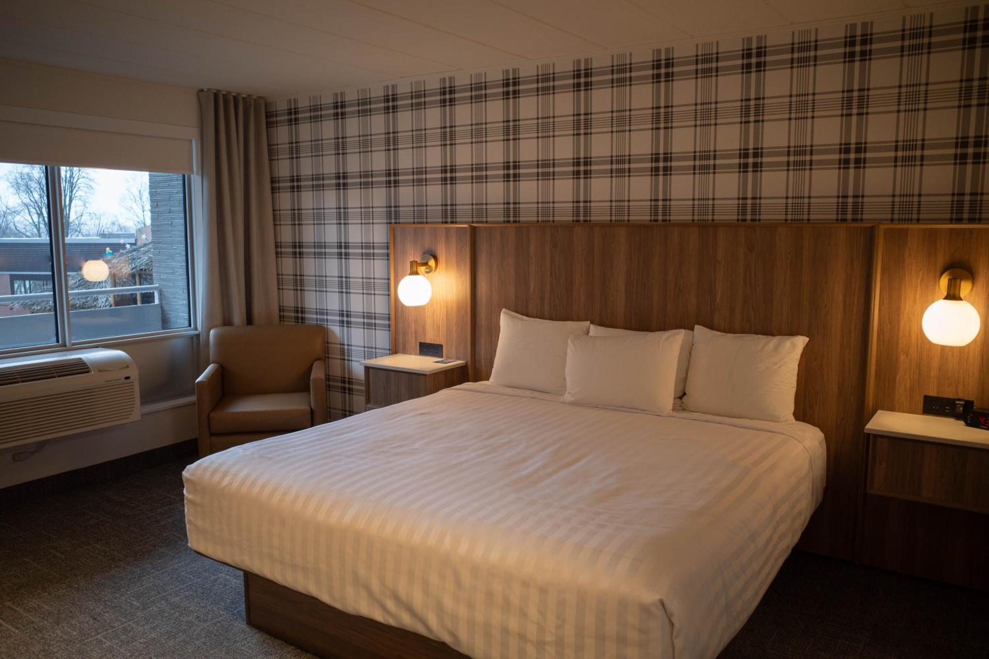 Travelodge By Wyndham Niagara Falls At The Falls Экстерьер фото