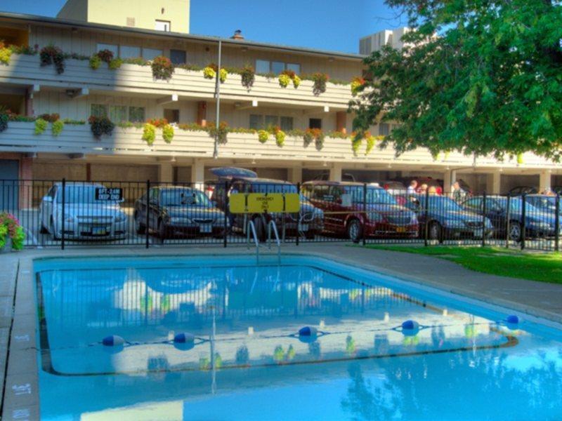 Travelodge By Wyndham Niagara Falls At The Falls Экстерьер фото