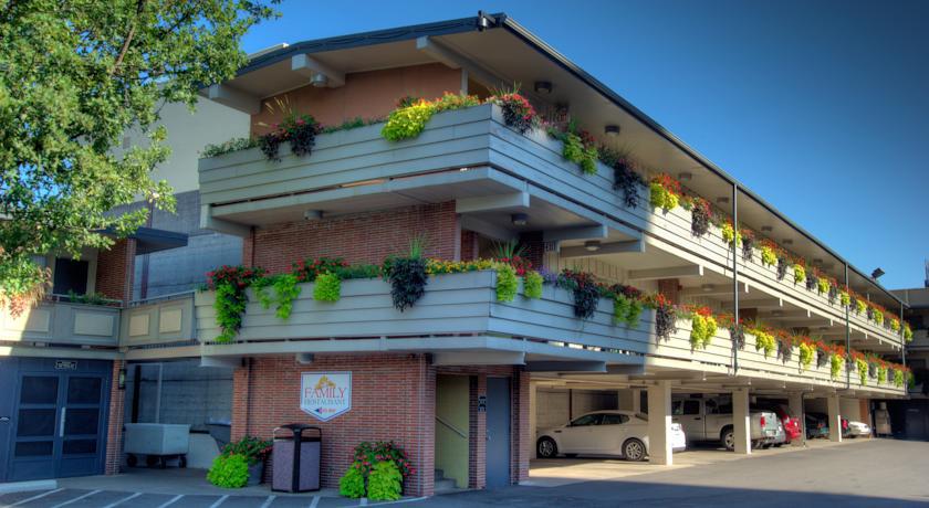 Travelodge By Wyndham Niagara Falls At The Falls Экстерьер фото